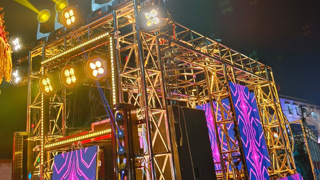"Grand fireworks display to celebrate a wedding with Robin DJ Band in Lucknow"